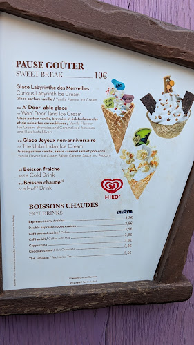 Opinii despre March Hare Refreshments în Chessy - Restauration