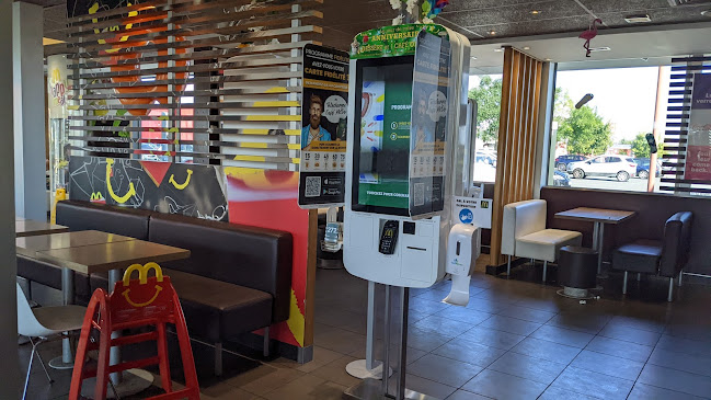 Les grandes Chaumes Parking Centre Commercial Géant Casino - Angoulême Nord, 16430 Champniers, France