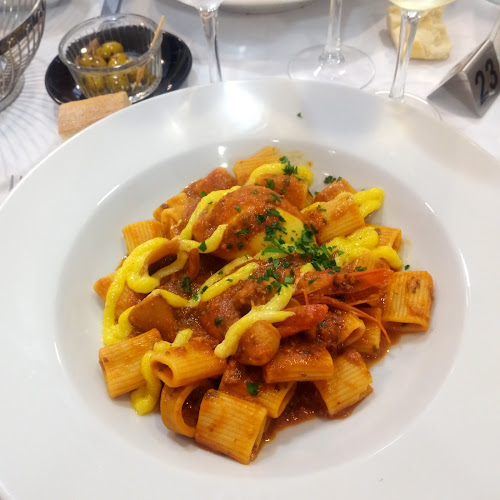 Opinii despre Entre midi et deux în Aix-en-Provence - Restauration