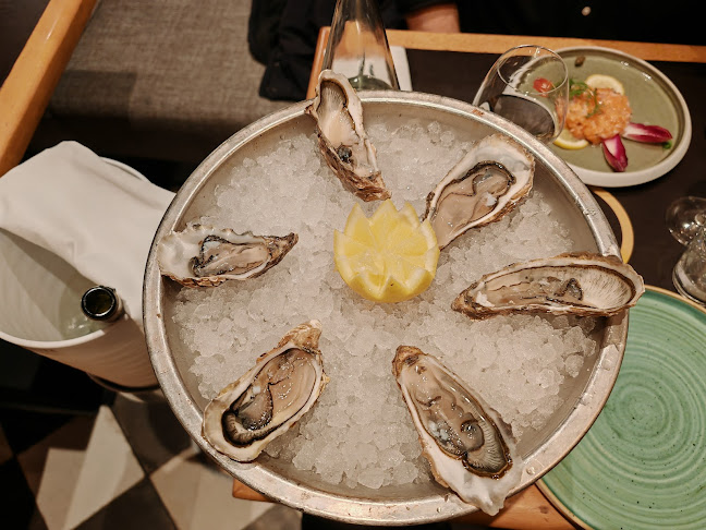 Comentarii opinii despre 𝐋𝐚 𝐓𝐚𝐯𝐞𝐫𝐧𝐞 Table de Caractère 𝐌𝐞𝐭𝐳