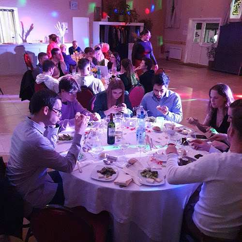 Comentarii opinii despre La Claire Fontaine