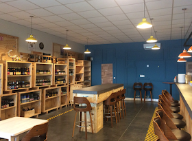 DE LA CAVE AU COMPTOIR