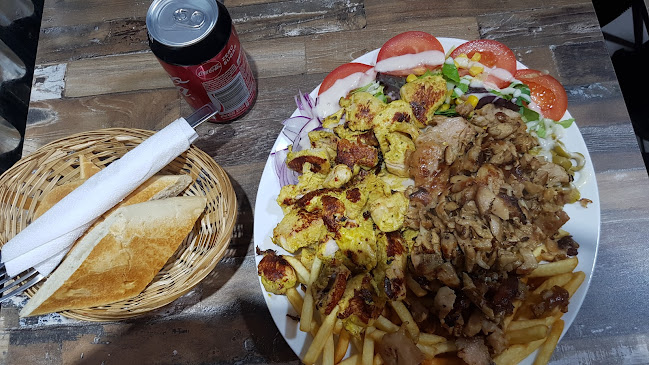 Opinii despre Le Must chicken în Cergy - Restauration