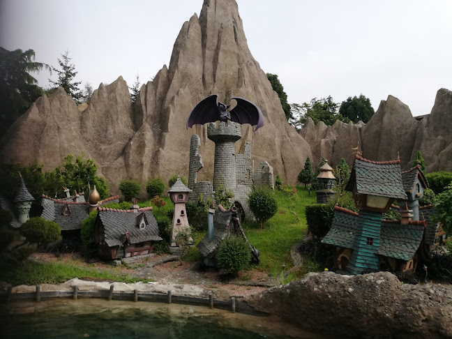 Opinii despre March Hare Refreshments în Chessy - Restauration