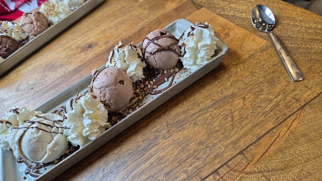 Jordan Tomas - Pizza Mamamia Lyon Gerland - Restauration