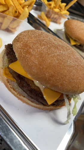 Comentarii opinii despre Maxi Burger