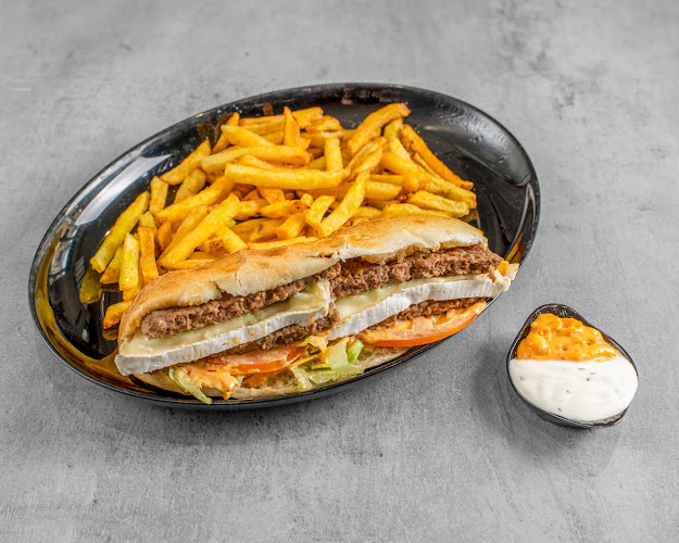 Opinii despre Rayan kebab Kebab De La Place Tourlaville în Tourlaville - Restauration