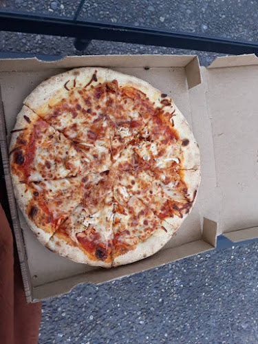 Mom's Pizza - Restauration