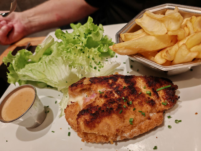 Comentarii opinii despre 𝐋𝐚 𝐓𝐚𝐯𝐞𝐫𝐧𝐞 Table de Caractère 𝐌𝐞𝐭𝐳