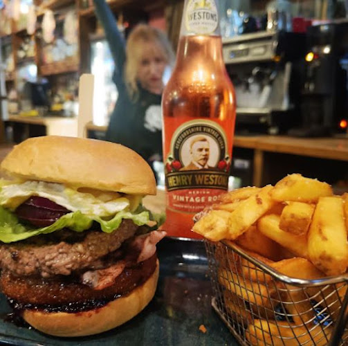 16 Quai de Bondy, 69005 Lyon