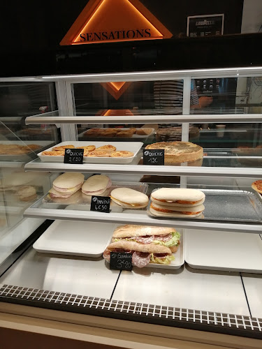 3 Pl. Roger Salengro, 69150 Décines-Charpieu