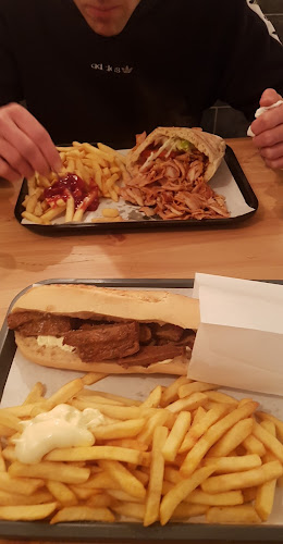 Opinii despre Manolya în Charleville-Mézières - Restauration