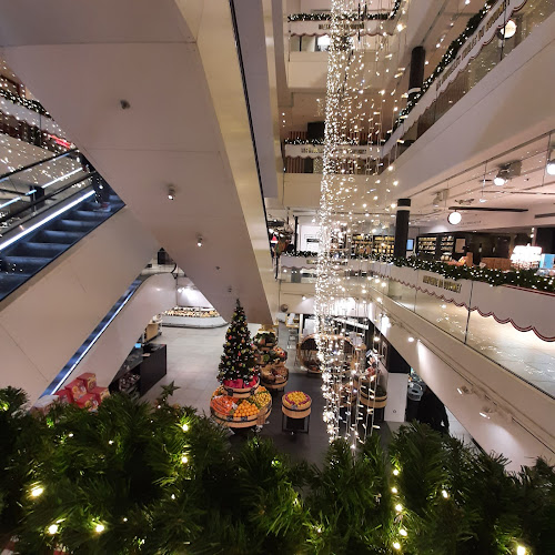 35 Bd Haussmann, 75009 Paris