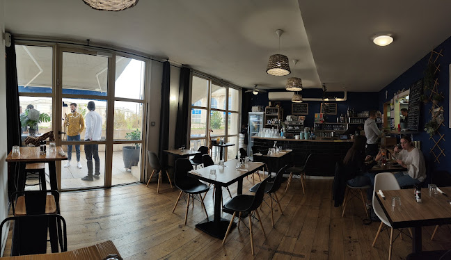 Le tête en l'air café