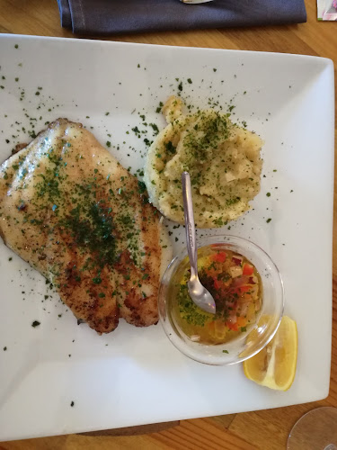 6 Quai Lucien Toulmond, 13500 Martigues, France