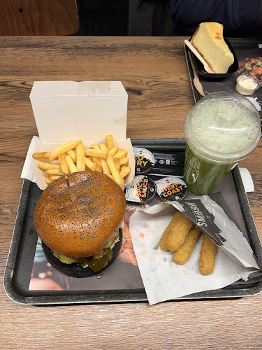 Black & White Burger Pau - Pau