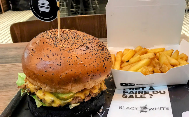Black & White Burger Pau - Pau