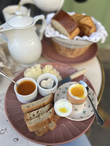 9 Rue Joseph de Maistre, 75018 Paris