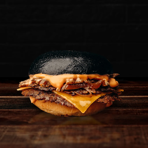 Black & White Burger Pau