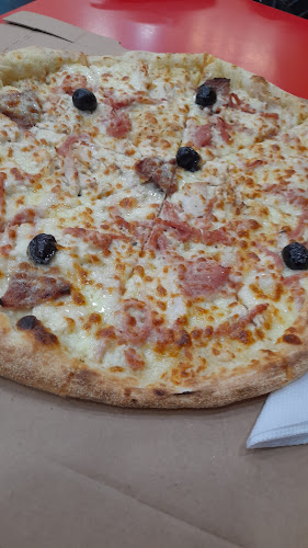 Mom's Pizza - Restauration