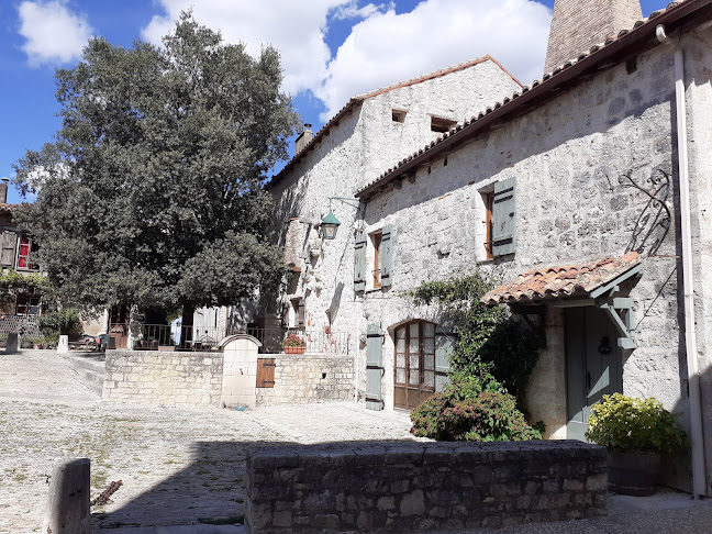 7 Pl. Saint-Nicolas, 47300 Pujols, France