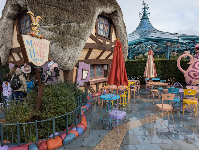 March Hare Refreshments - Restauration