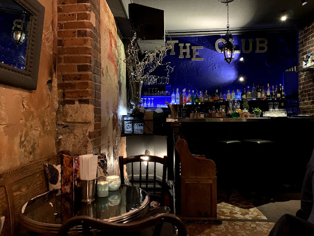 24 Rue Surcouf, 75007 Paris, France