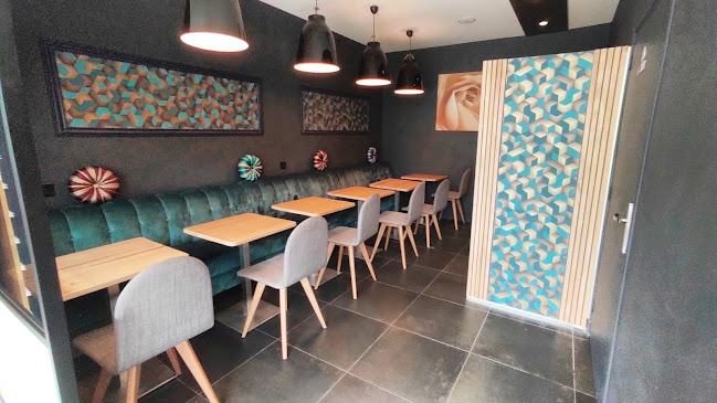 à l'intérieur de la cour, 13, 15 Av. de la Société des Nations à gauche, 77144 Montévrain