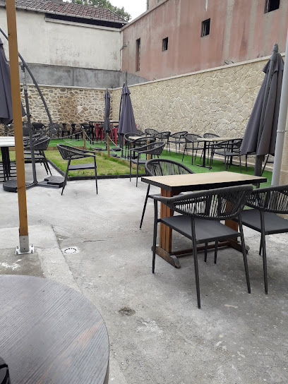 Au Père Tout Va Bien