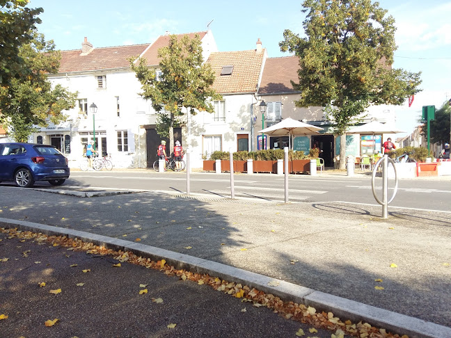 8 Rue du Pont, 95000 Neuville-sur-Oise