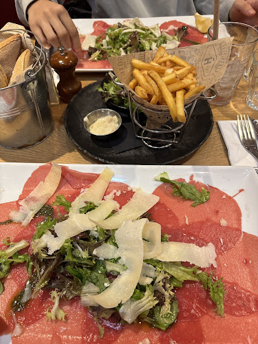 Hippopotamus Belle Epine - Restauration