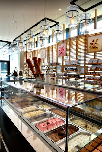 Opinii despre Le Roy René Confiserie Aix-en-Provence, boutique de la Fabrique în Aix-en-Provence - Restauration