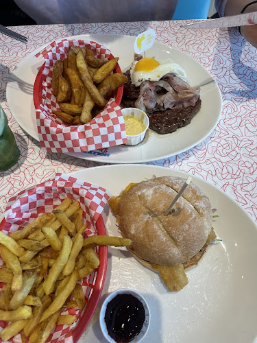 Opinii despre Holly's Diner în La Chapelle-Saint-Luc - Restauration