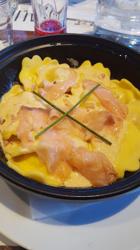 Parking cinéma CGR, Rue de l'Industrie, 69530 Brignais