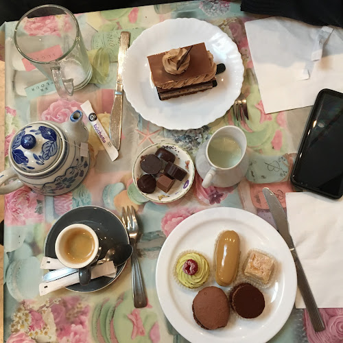 Opinii despre Yvanoff Pâtisserie Chocolaterie în Lisieux - Restauration
