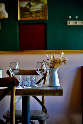 9 Pl. d'Assas, 30900 Nîmes