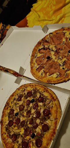 Fast and pizza N’existe plu ces Della rosa pizza - Restauration