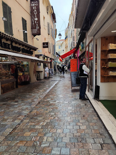 Opinii despre Aux Bons Raviolis în Cannes - Restauration