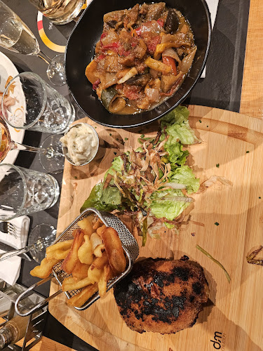 𝐋𝐚 𝐓𝐚𝐯𝐞𝐫𝐧𝐞 Table de Caractère 𝐌𝐞𝐭𝐳 - Restauration