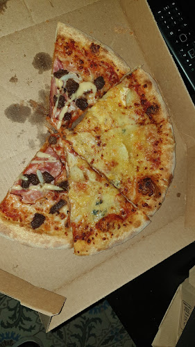 Comentarii opinii despre Domino's Lens