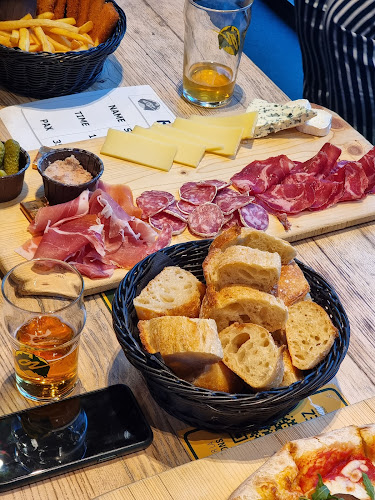 Café Oz Rooftop - The Australian Bar - Paris