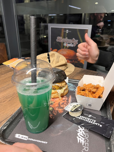 Black & White Burger Pau - Restauration