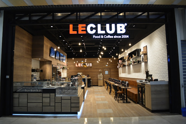 Le Club Café