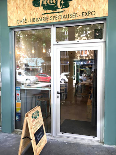 Comentarii opinii despre Petit b