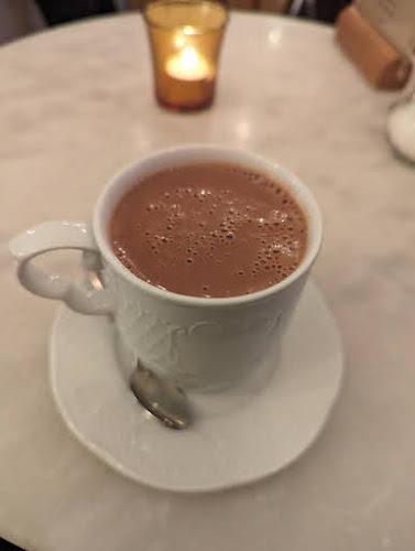 9 Rue Joseph de Maistre, 75018 Paris