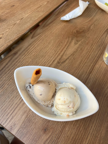 1 Pl. aux Herbes, 30700 Uzès