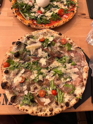 Comentarii opinii despre Ademi Monsigny