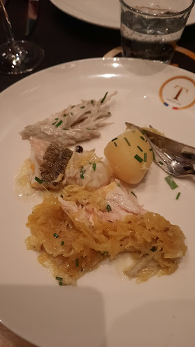 𝐋𝐚 𝐓𝐚𝐯𝐞𝐫𝐧𝐞 Table de Caractère 𝐌𝐞𝐭𝐳