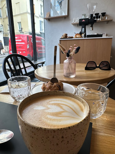 Opinii despre Café Caractère în Paris - Restauration