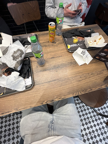 Comentarii opinii despre Black & White Burger Pau